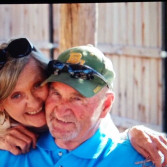 Bethro687’s Closet  Posh Ambassador ll             Posh Party Co Host - Picture 1 of 7